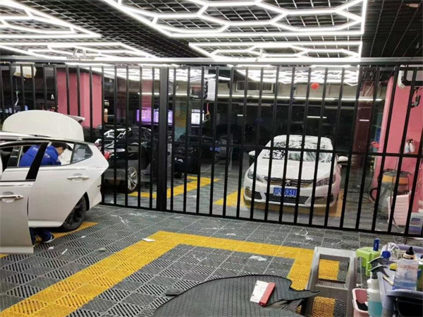 電動(dòng)車庫門 不能開啟的原因如下：