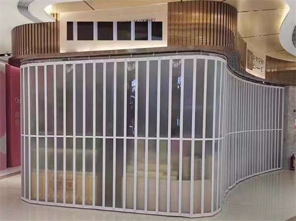 電動(dòng)卷閘門有那些部件組成